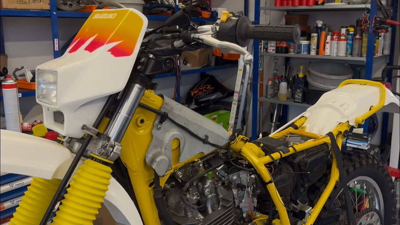 Die DR350N - eine exotische Sportenduro im Werkstattvideo