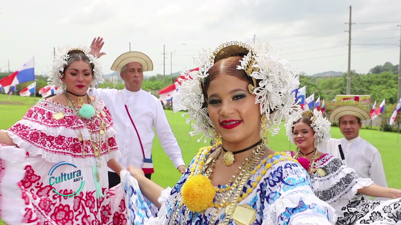 La Pollera Panameña