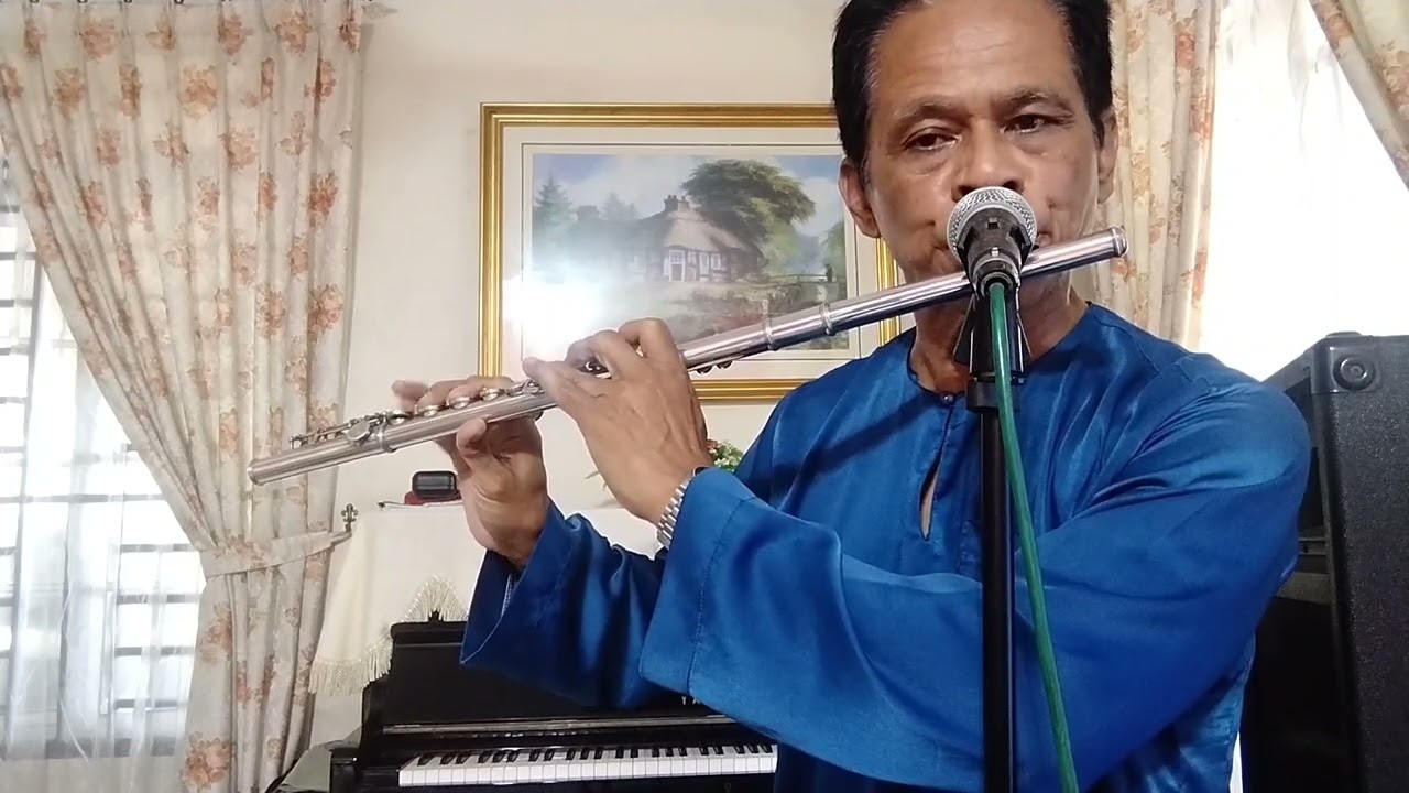 Bisikan hati Datin Rafeah Buang flute cover