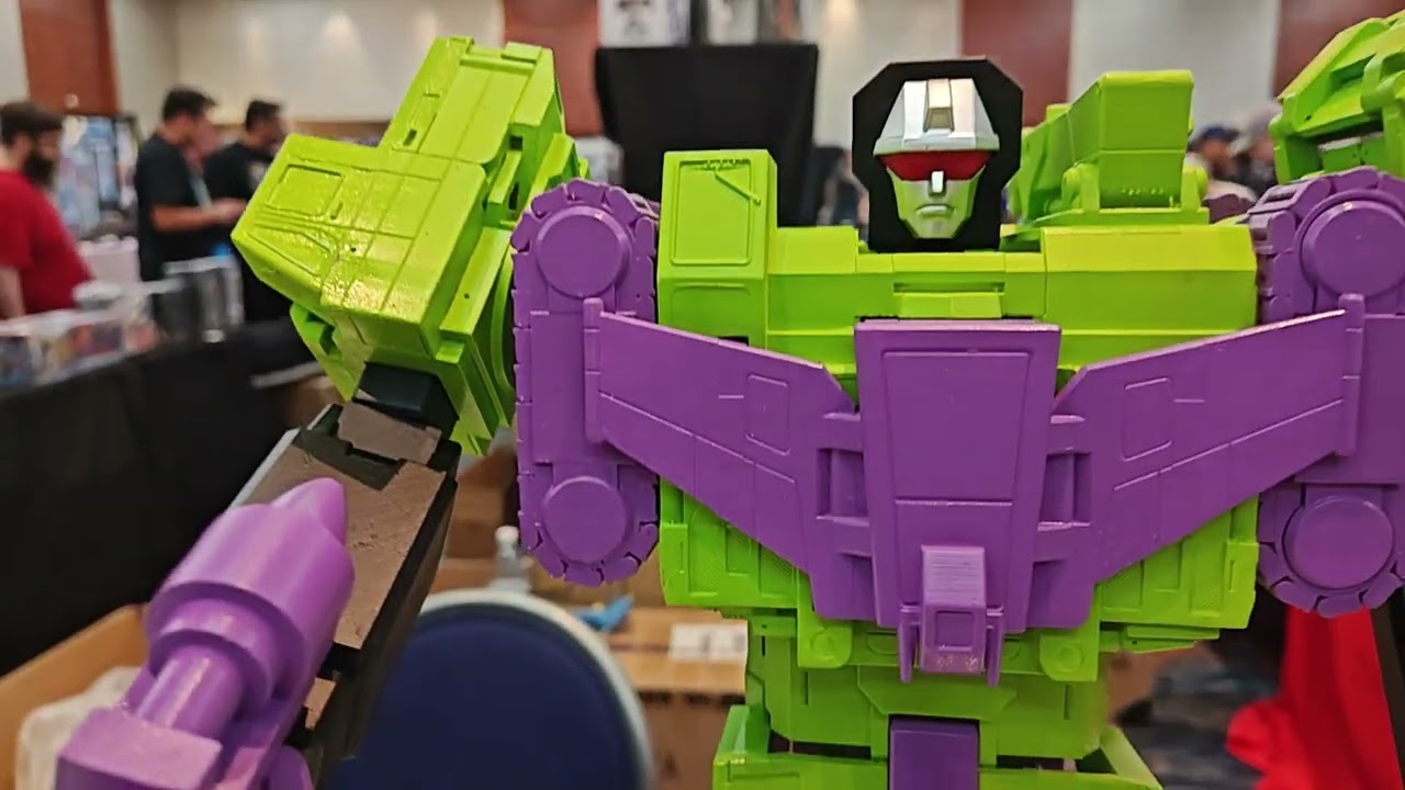 MMC/Ocular Max Display at Toydojo / A3U Booth TFCon Baltimore 2024