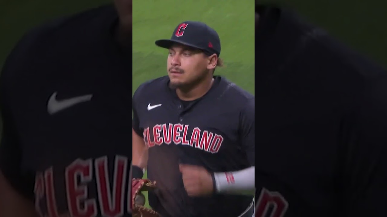 That's a 3U in your scorebook, but the first base bag deserves some credit!