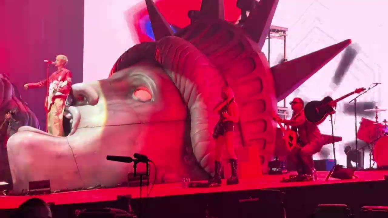 MGK - Outlaw overture + Starman live in Vienna 2026