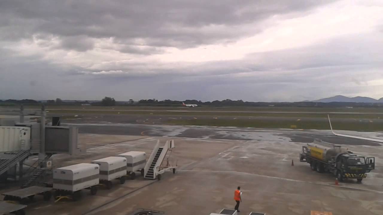 TAM A320 Rare Take Off Runway 11 (SBCT CWB)