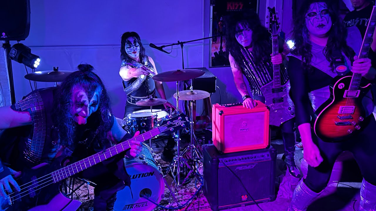 Dynasty, banda tributo KISS.