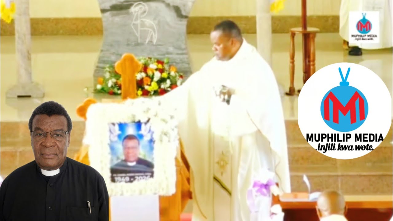 Marehemu Padri Daniel Macha alivyowekewa ishara za Kikristo na kikuhani na Mkuu wa shirika