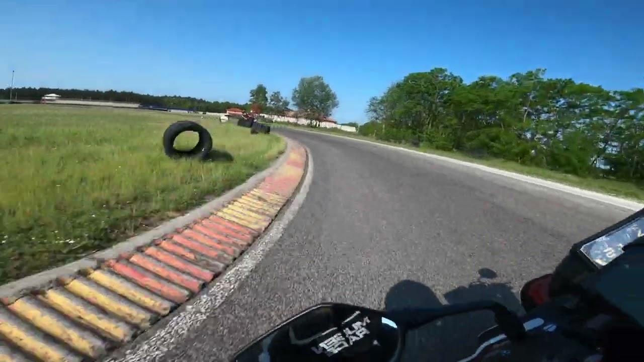 Honda CB650R & Ducati Hypermotard 950 - Kakucs-Ring