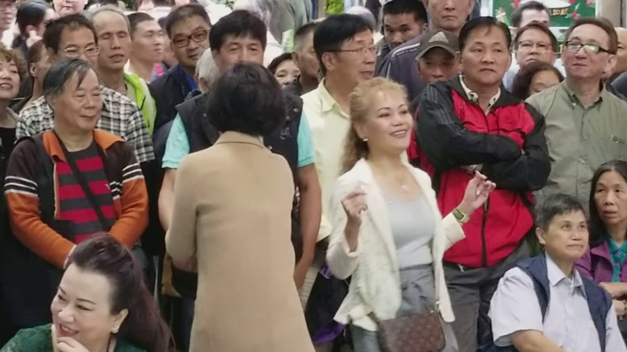 旺角羅文171202-晚風+淚的小雨+高山青+雲河~天后級小龍女演唱