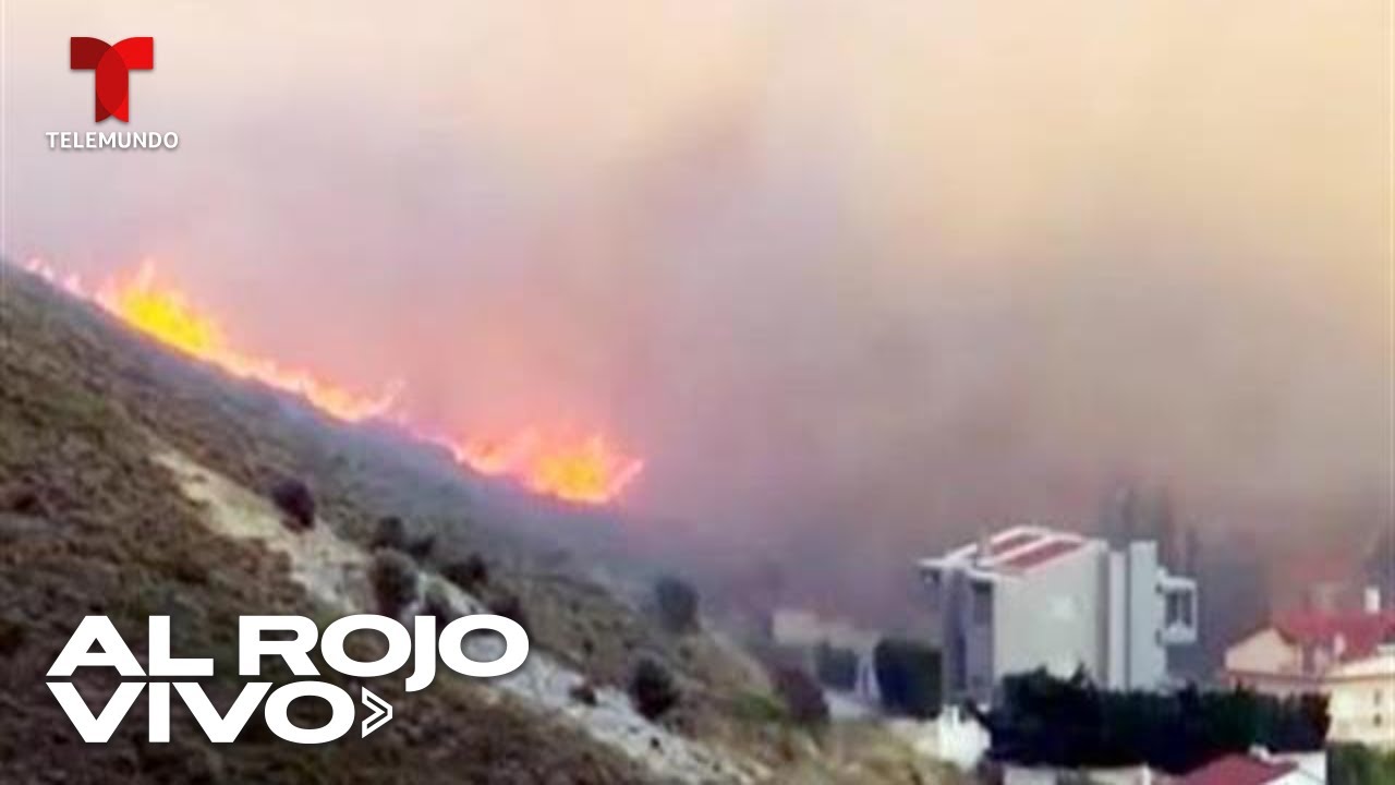 Incendio en Grecia arrasa 1.250 hectáreas y cientos de edificios | Al Rojo Vivo | Telemundo