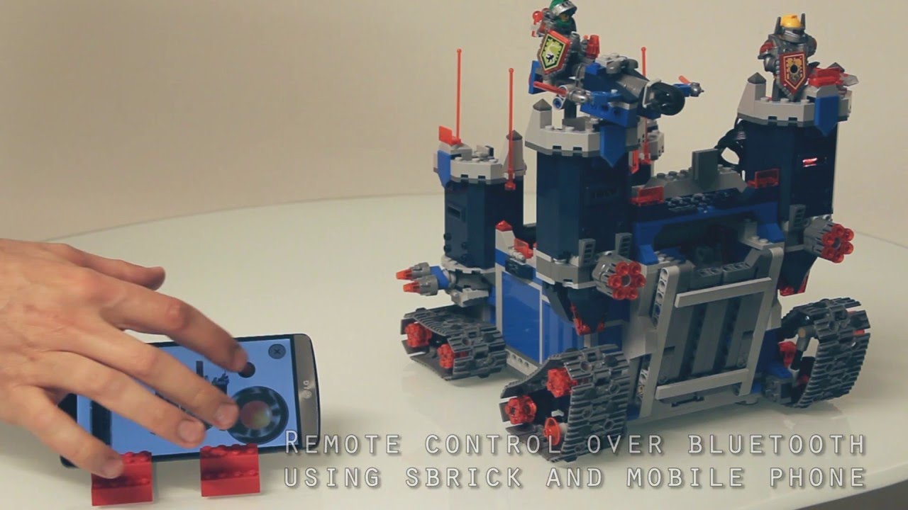 LEGO&reg; Nexo Knights 70317S The Fortrex - Full Remote Control