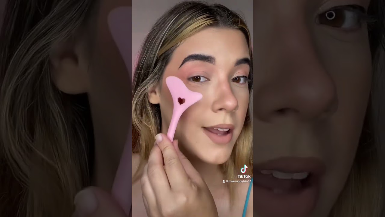 Viral Eyeliner Aid #trending #makeupartist #makeup #shortvideo #youtubeshorts #viral #shortsyoutube