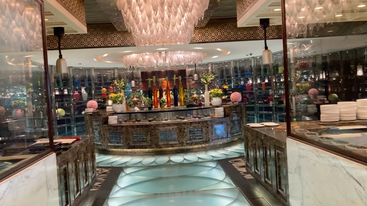 Hotel Tour of (THE LEELA)Ambience Mall Gurugram!