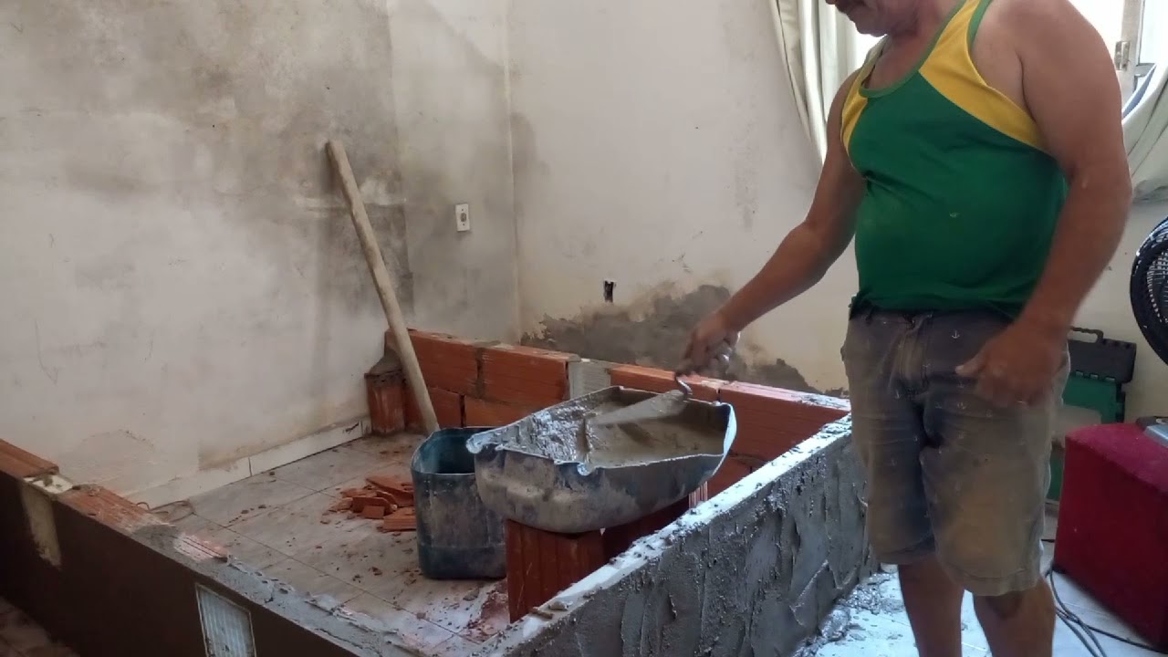 FAÇA A SUA CAMA VC MESMO DE ALVENARIA  COM 4 TIJOLO  DE VIDRO