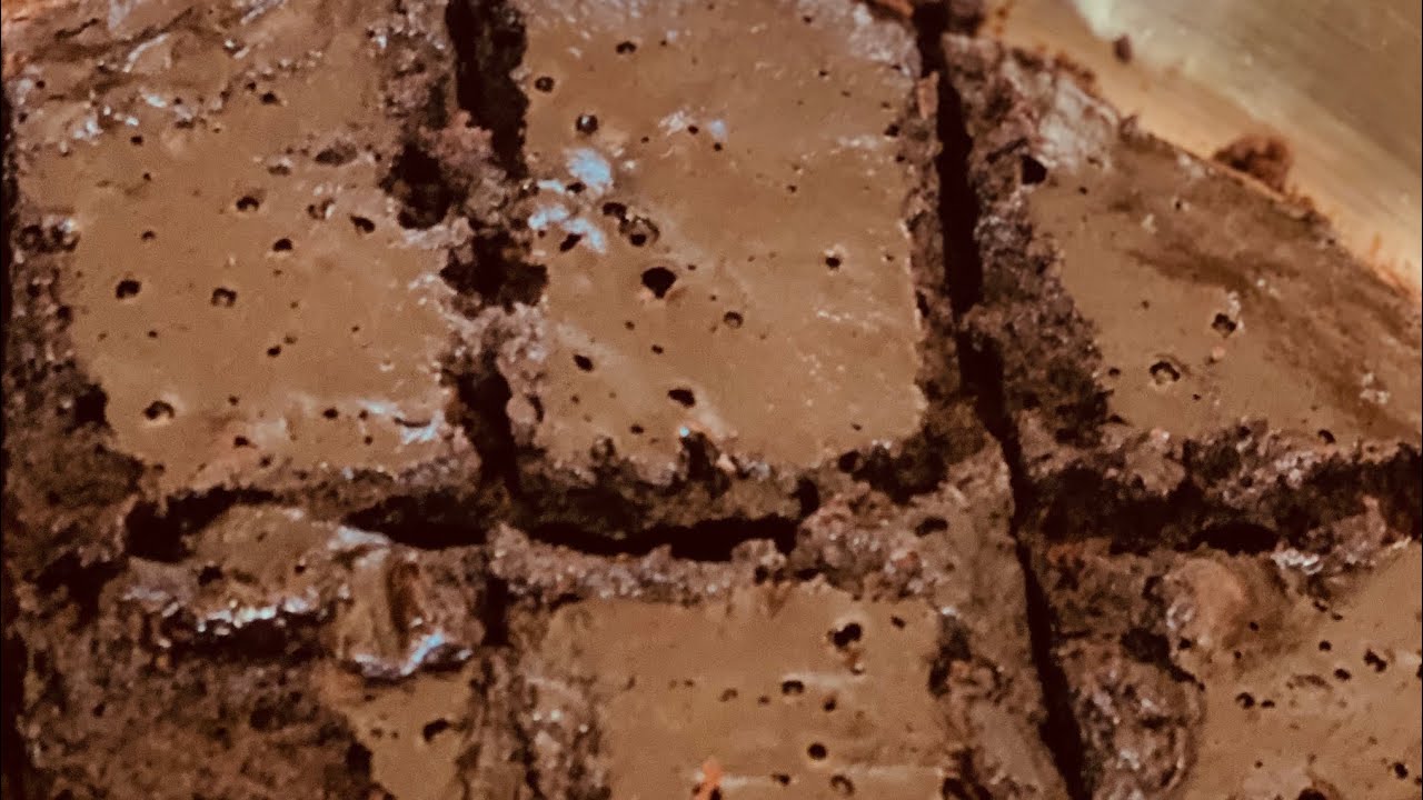 Oven-less Brownies in Saladmaster