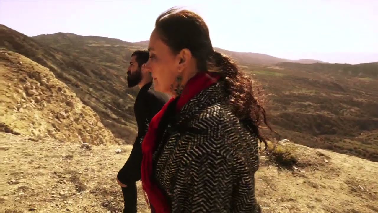 Zeynep Karababa & Celo Boluz Efendim Efendim