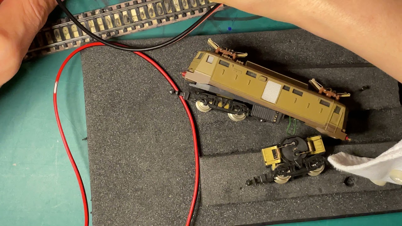 eBay delivery - broken N Scale Made in Italy Vintage Lima 202 Lune Gorge E424-143 - part 1