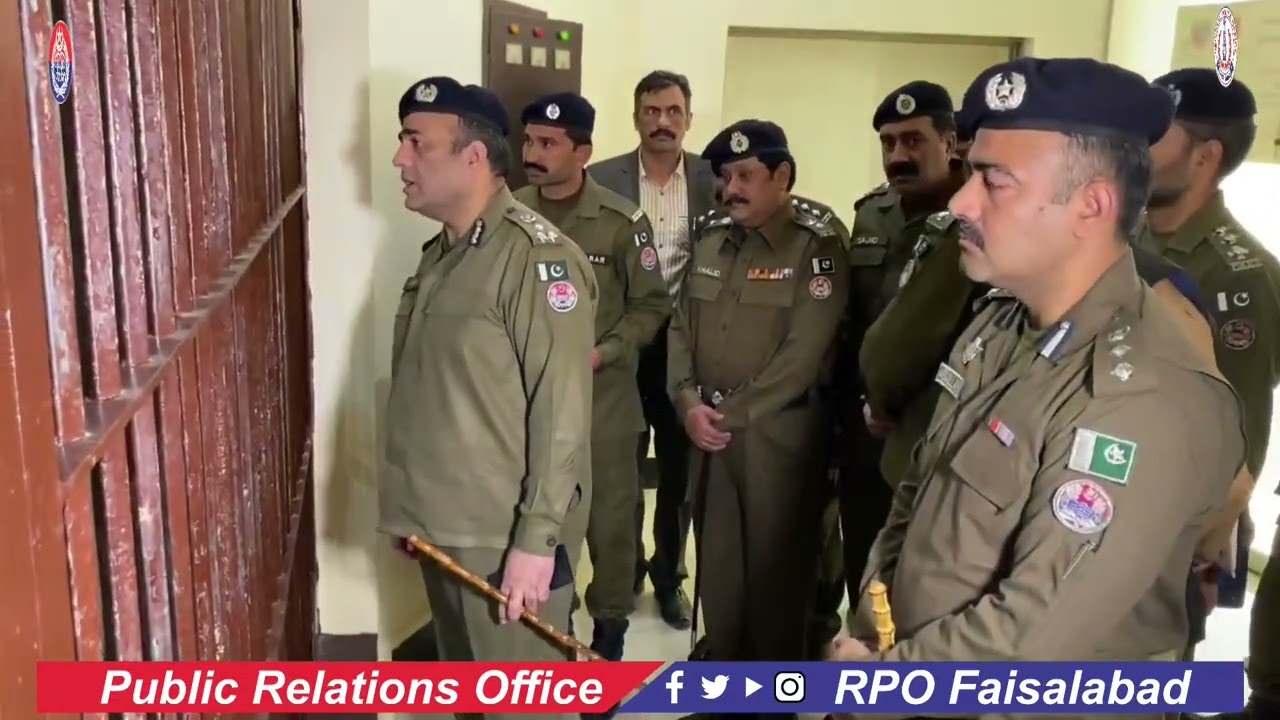 آرپی او فیصل آبادڈاکٹر محمد عابدخان کی سپیشل انیشیٹو تھانہ صدر چنیوٹ میں ڈی پی او چنیوٹ سے گفتگو