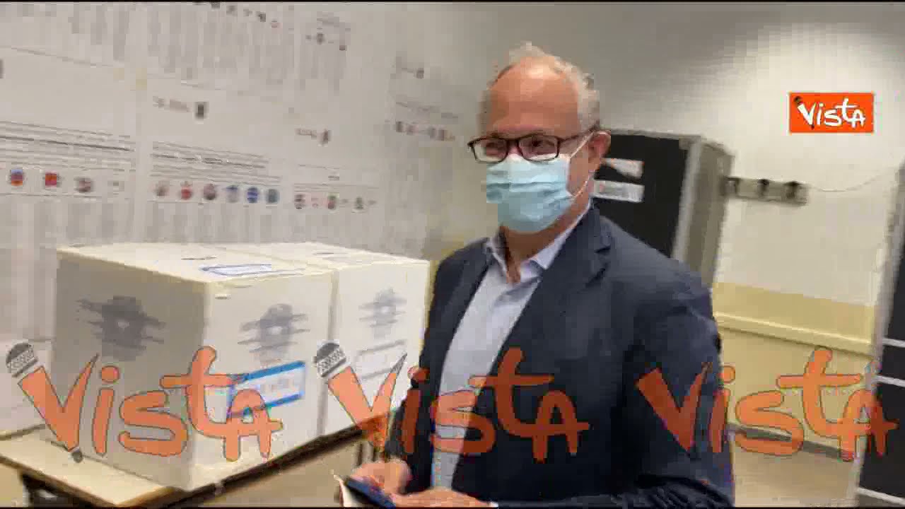 Elezioni a Roma, Roberto Gualtieri vota nel quartiere Monteverde