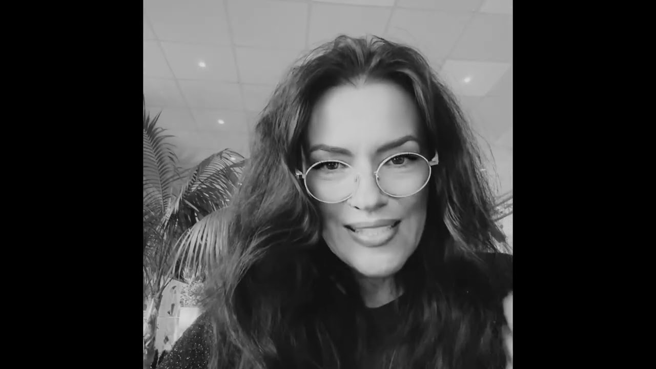 Caly film - Ukryte narzędzia kontroli narcyzek i narcyzów - pieniądze.