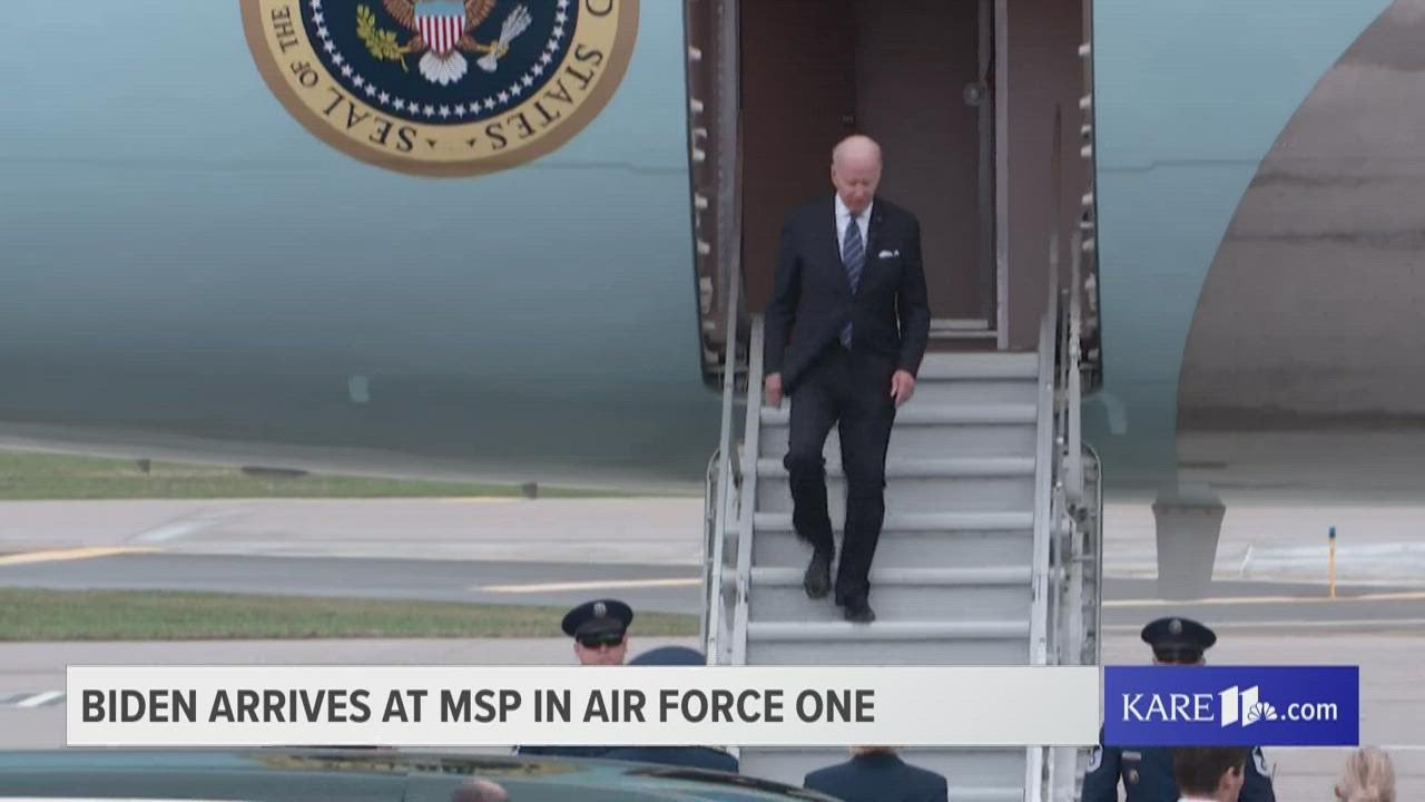 Air Force One lands at MSP ahead of Mondale memorial service