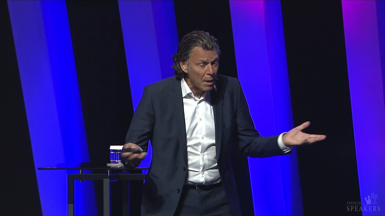 Urs Meier Vortrag bei Premium Speakers Redneragentur buchen. Urs Meier, ehem. FIFA-Schiedsrichter