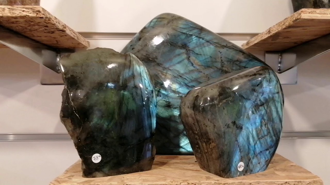 PROPRIÉTÉS DE LA LABRADORITE PRESENTÉ PAR LA BOUTIQUE GEMMES ET ZEN