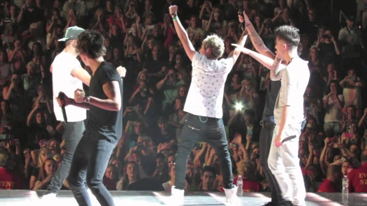 One Direction -Dancing to Best Song Ever