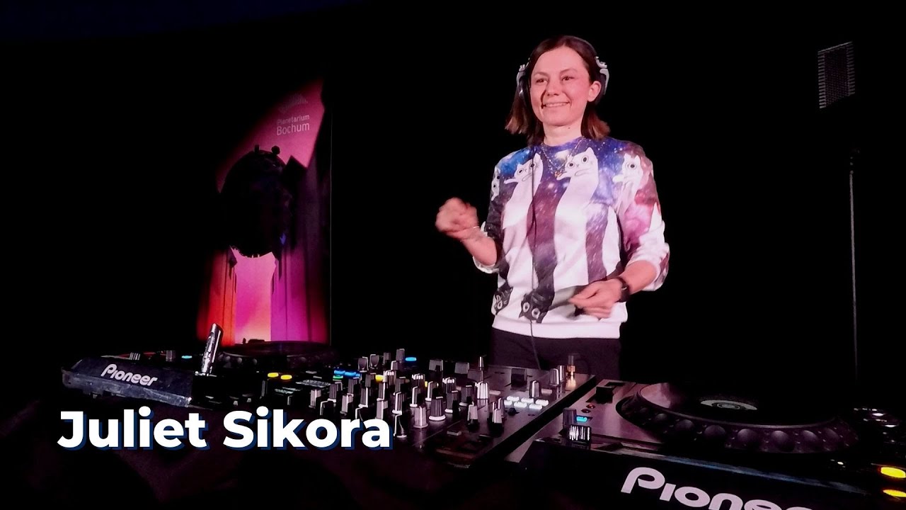 Juliet Sikora Melodic Tech House Mix at the Planetarium