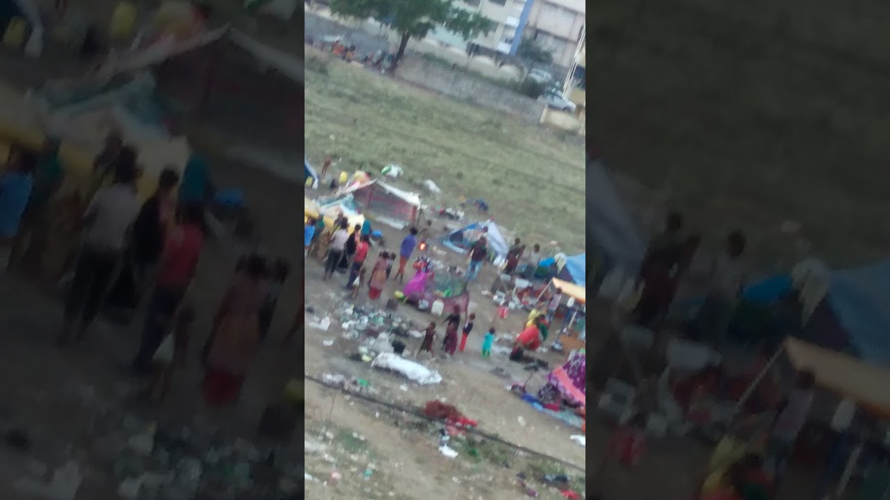Dekho kabristan road ko Daman bana diya hai bhikari logo nay