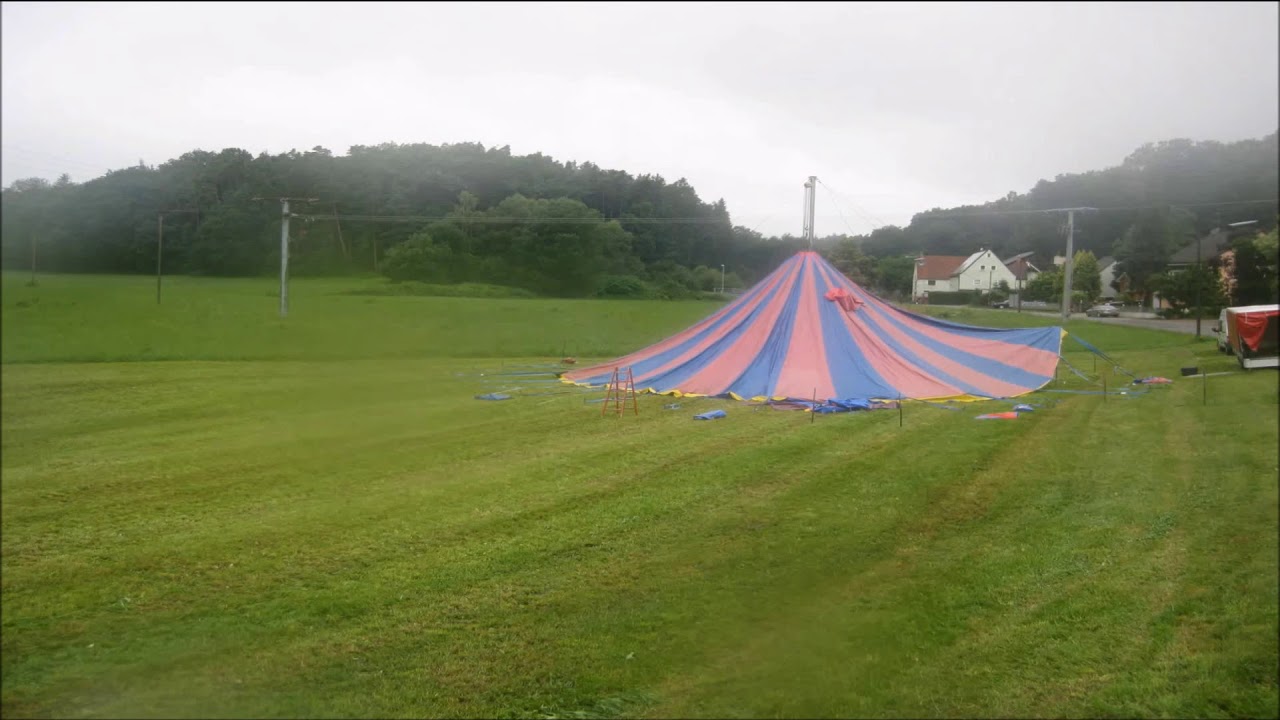 Zeltaufbau Circus Galliano