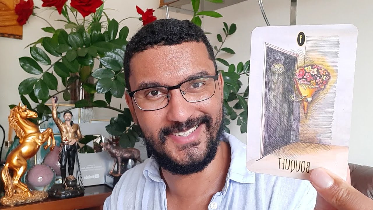 PEIXES ABRIL • ALGUÉM QUER TE DEVORAR !