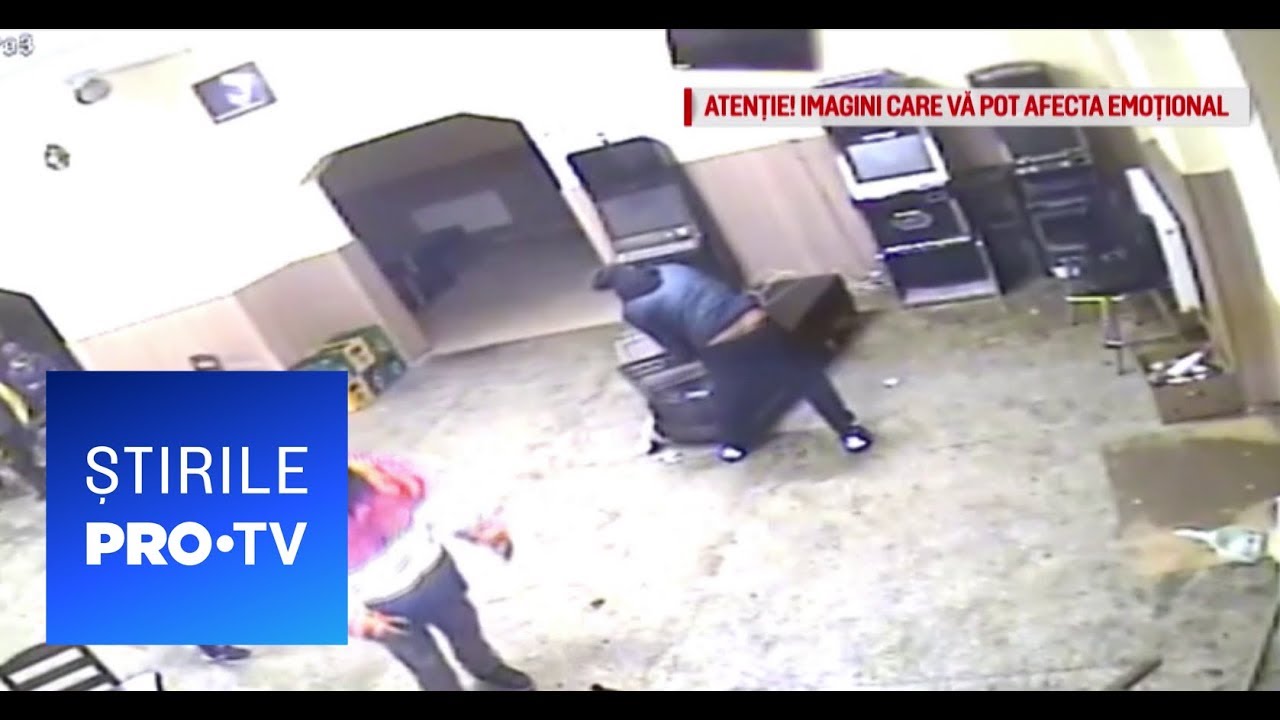 Stirile PRO TV - 12.01.2019 - Suparat ca nu a intrat ”speciala”, un barbat a distrus pacanelele