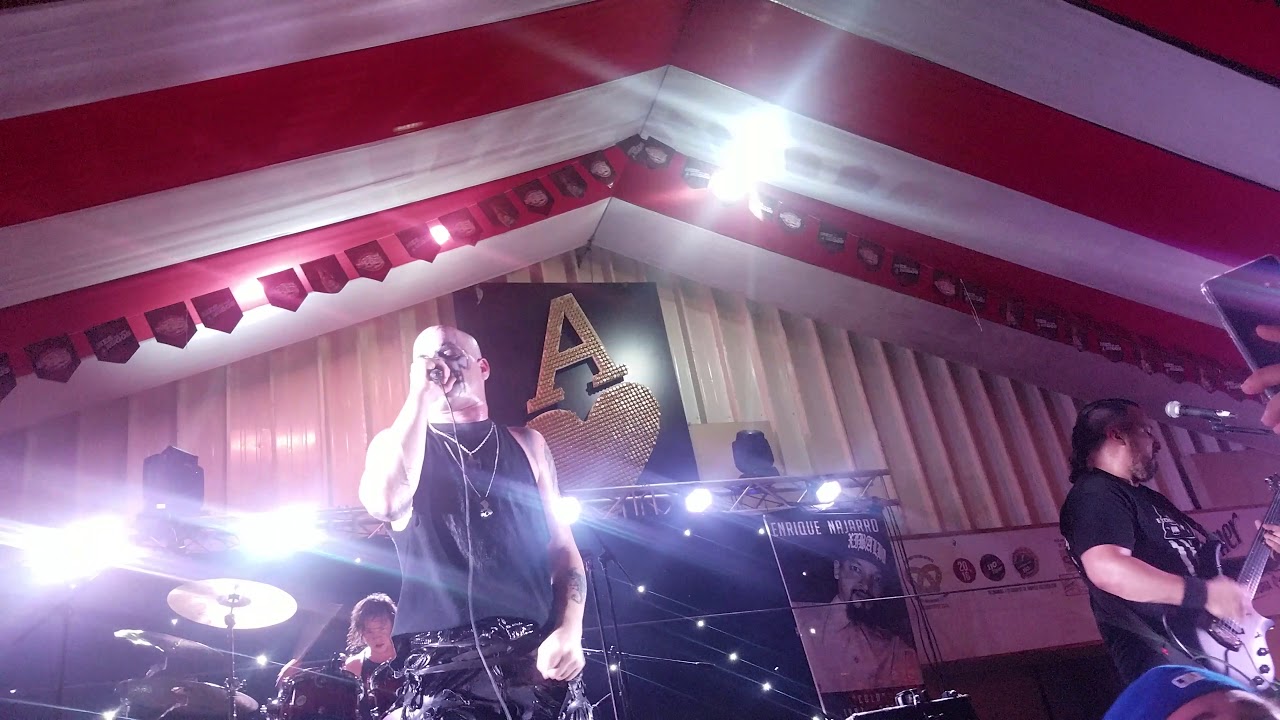 Michale Graves- The Haunting (Live in El Salvador)