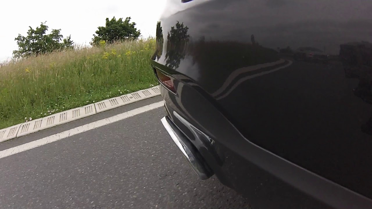 BMW 540i xDrive 360 - M Performance exhaust sound in motion