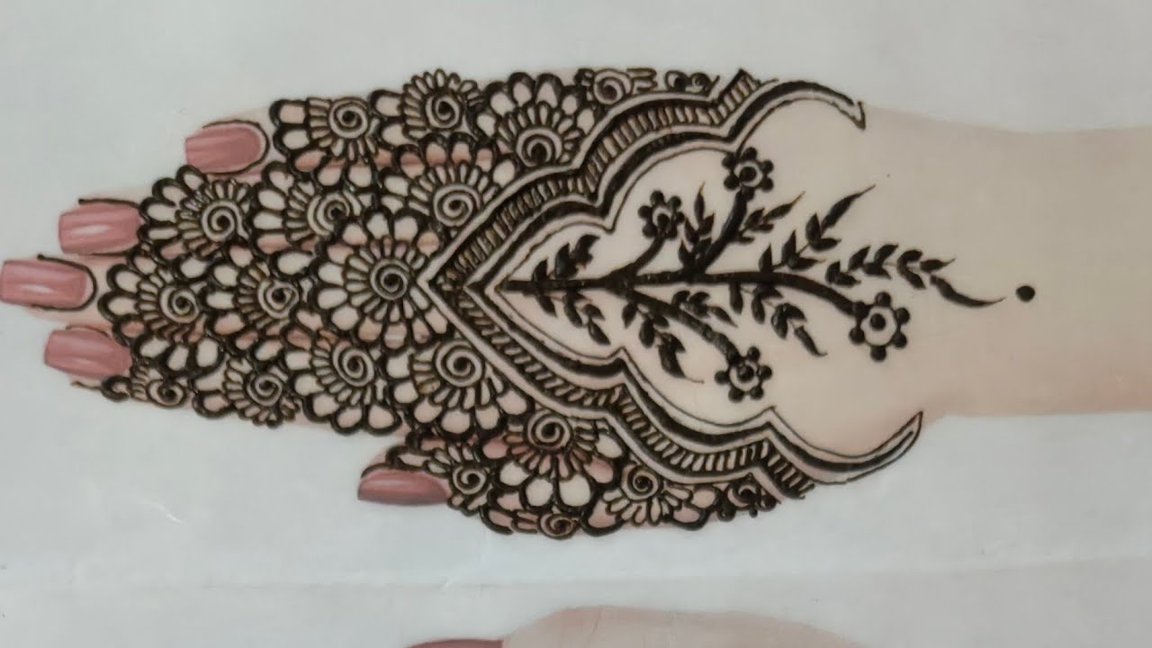Asfiya Iqbal Mehndi Art is live!