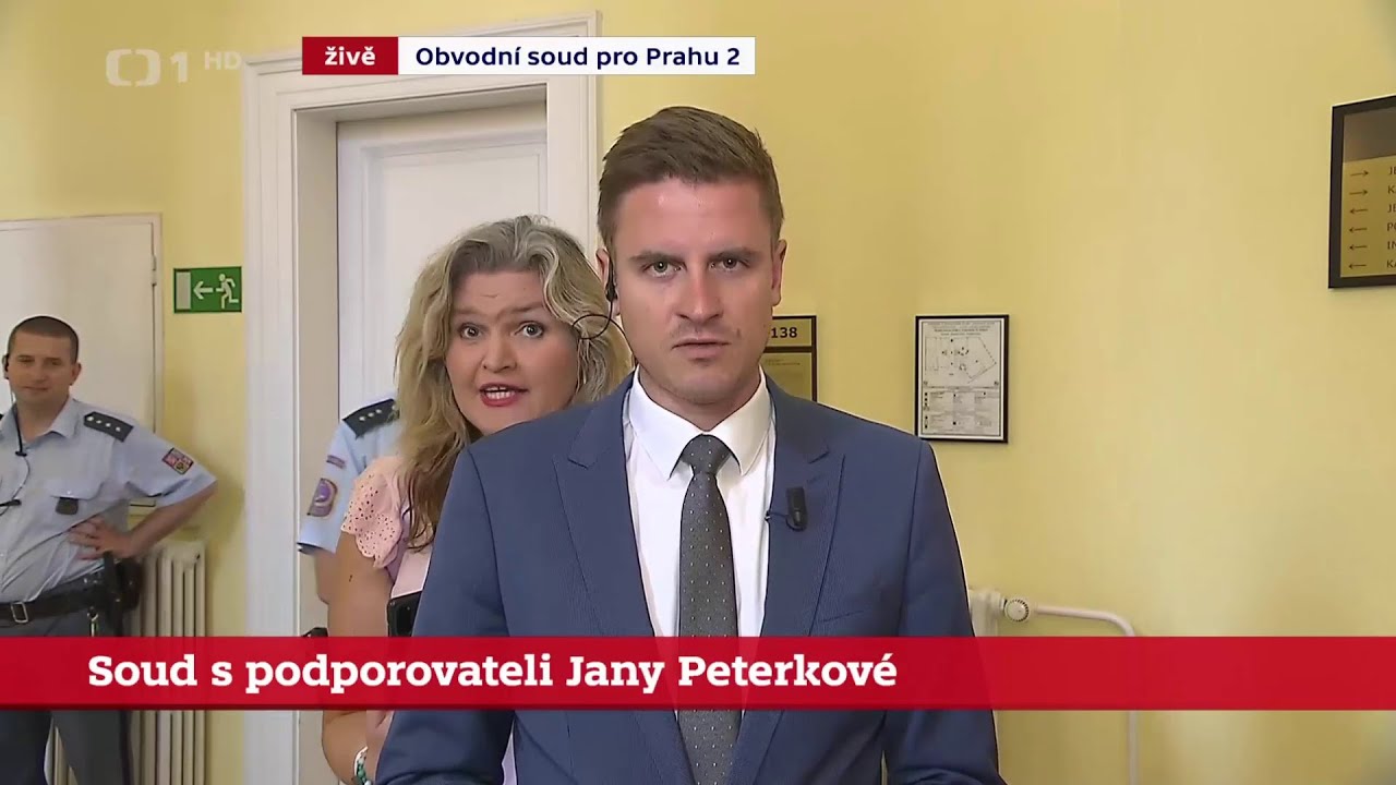 Snaha o narušení živého vstupu ČT aktivistkou Janou Peterkovou – Zprávy 12 (24. 7. 2024)