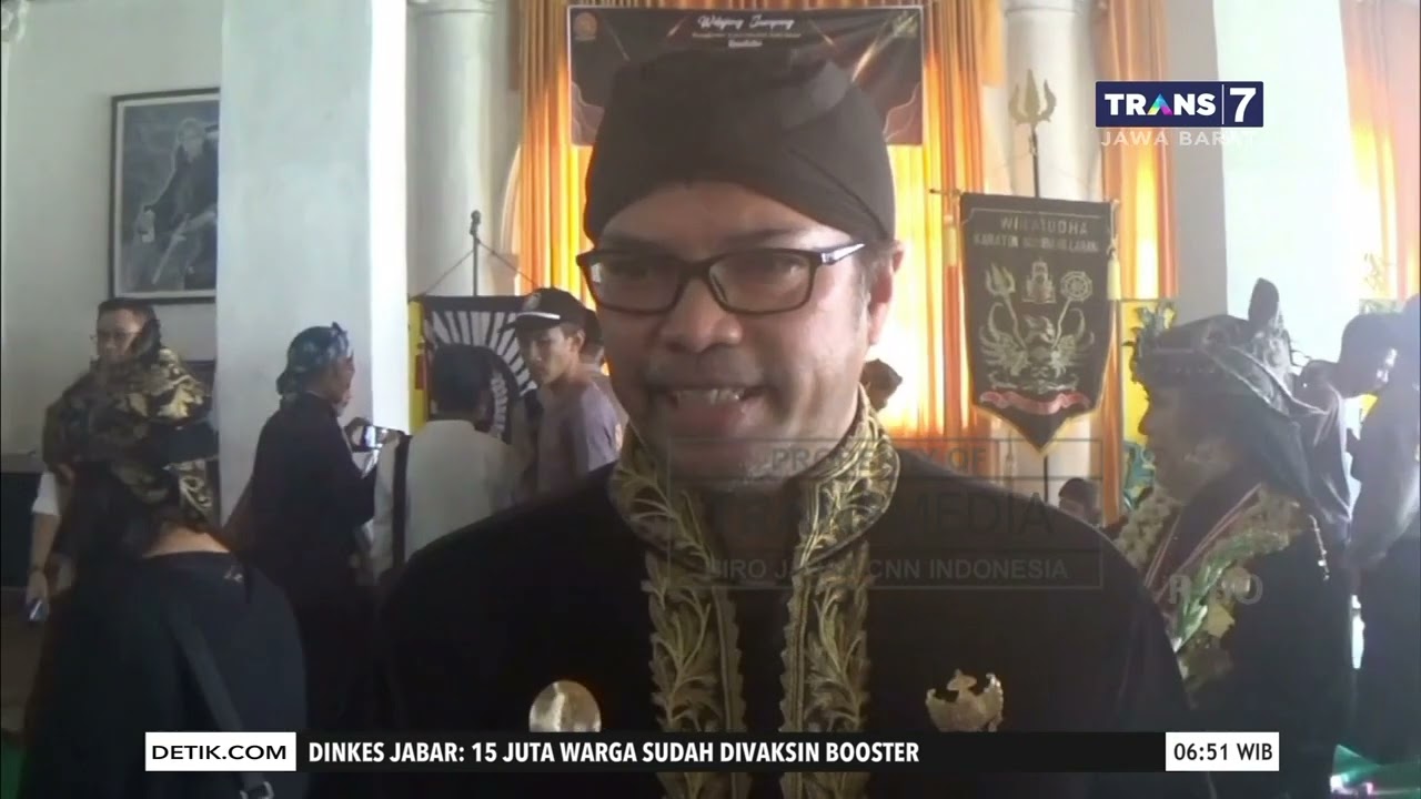 Kirab dan Jamasan Pusaka Keraton Sumedang Larang