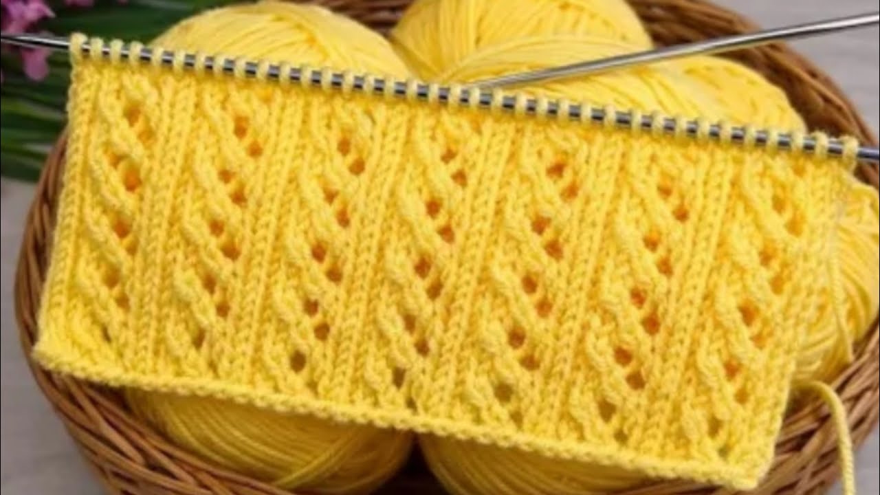 Sabse new aur stylish knitting pattern for beginners/single colour sweater design 