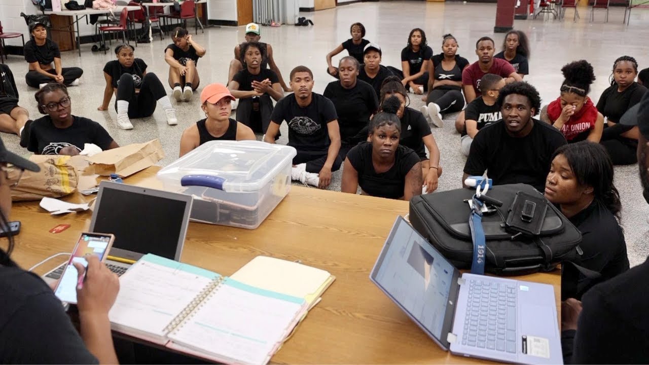 VUU Cheerleaders Got Their First Game Day Notes... and Let's Just Say.... Not Everyone Is Happy...