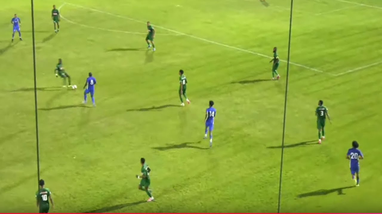 En direct du stade Michel Volnay de Saint-Pierre, match Ravine Blanche – US Bellemene Canot