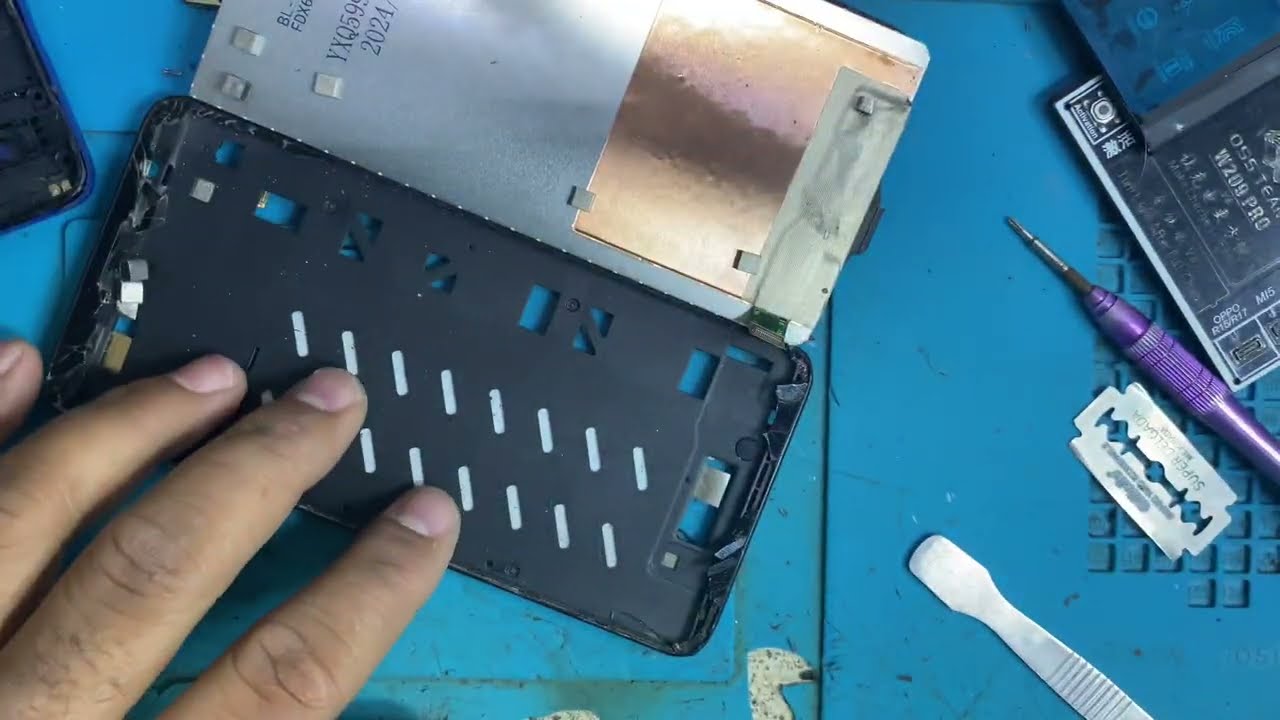 TCL T433e destapar uncover TCL para cambio de pantalla LCD