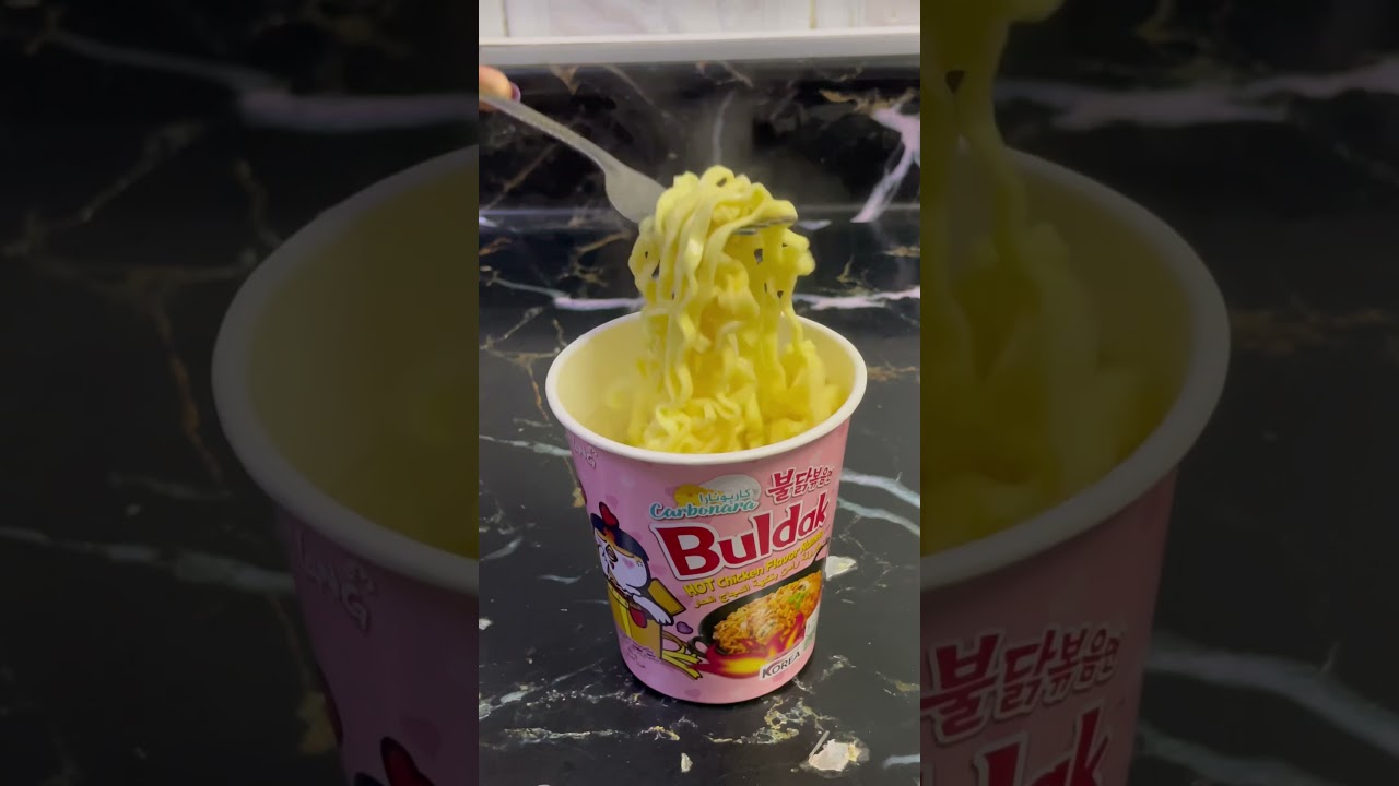 TRYING SAMYANG BULDAK CARBONARA HOT CHICKEN RAMEN| Korean instant noodles #shorts #buldakramen