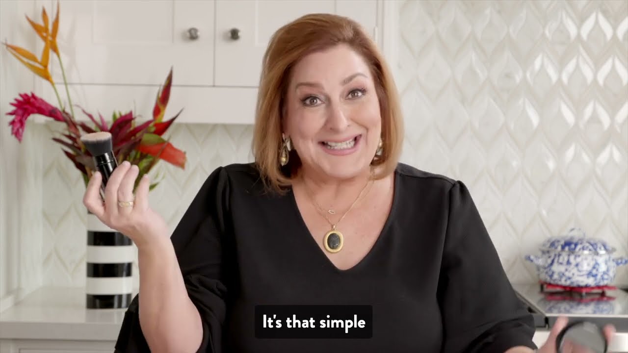 Brush 101: Retractable Angled Kabuki Brush | Laura Geller Beauty