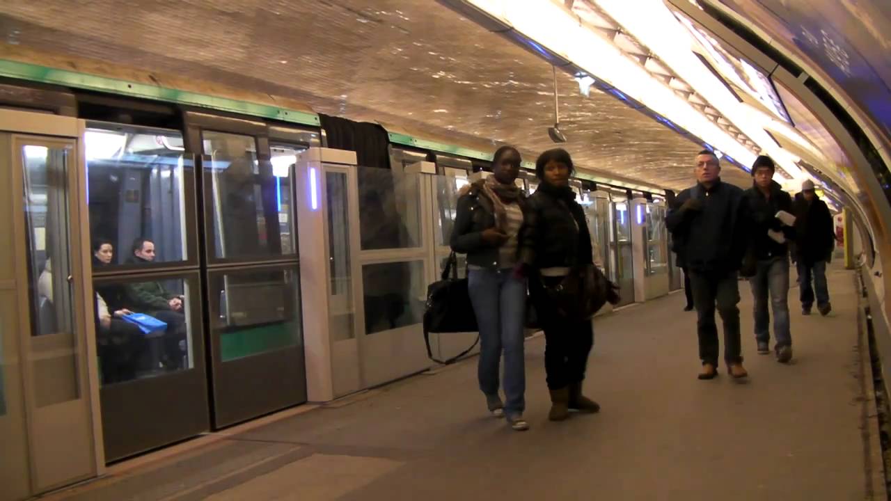 Paris-Metro 1-Chatelet