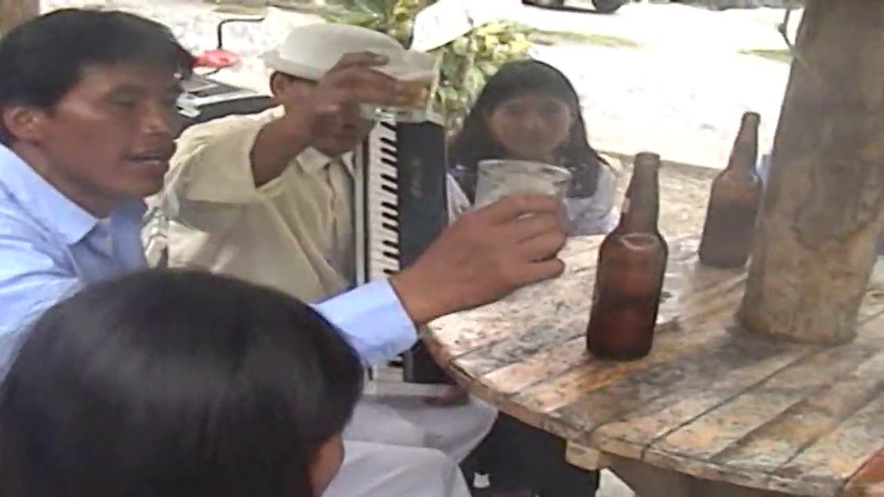 LOS IMAGENES DE CHIBULEO - EN LAS CANTINAS TOMARÉ