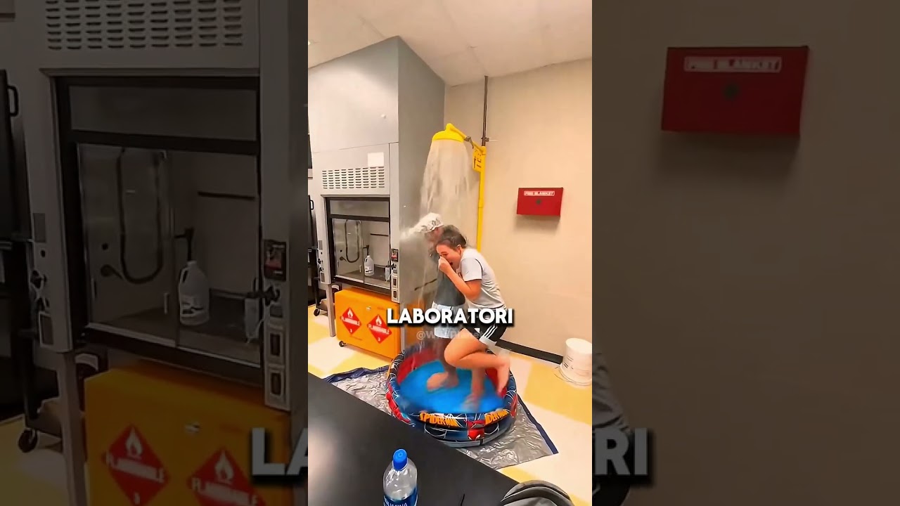 Ma perch&egrave; esistono delle docce all'interno dei laboratori?