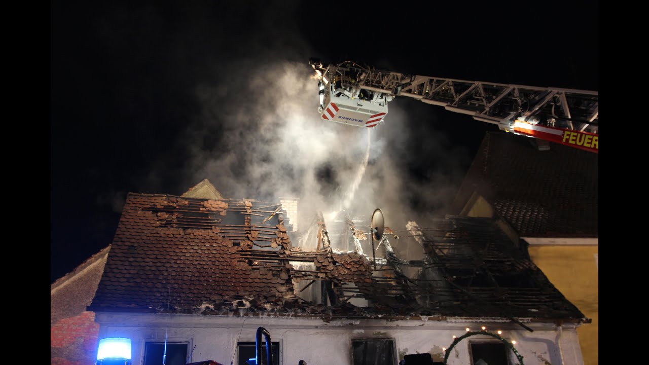 ICHENHAUSEN / KREIS GÜNZBURG -- Wohnhausbrand in der Innenstadt am 28.12.2013