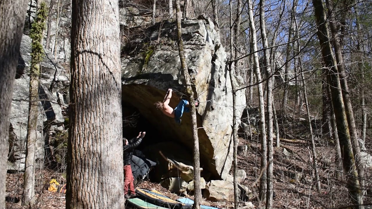 Laurel Snow Bouldering: 4-Leaf Clovarete V8-9