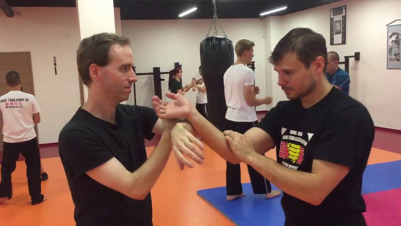 WingTsun Kung Fu Praha - Trénink Chi Sao se studentem