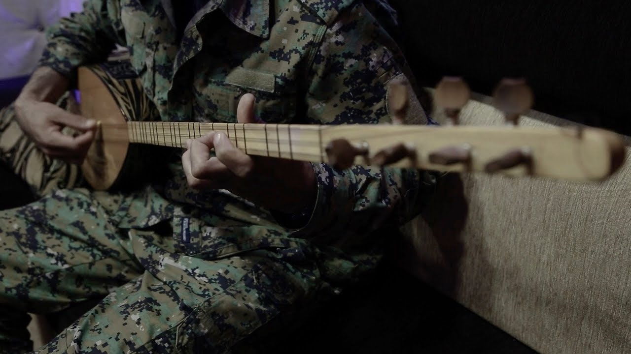Baglama (saz) improvisation by YPG fighter in Rojava Radio studios
