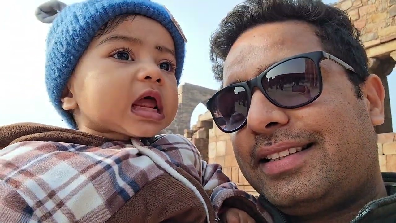 Taking her to Qutub Minar. #qutubminar #delhi #tourism #househusband 